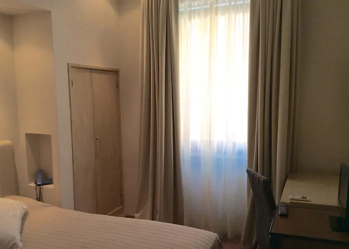 Отель Touring Ливорно